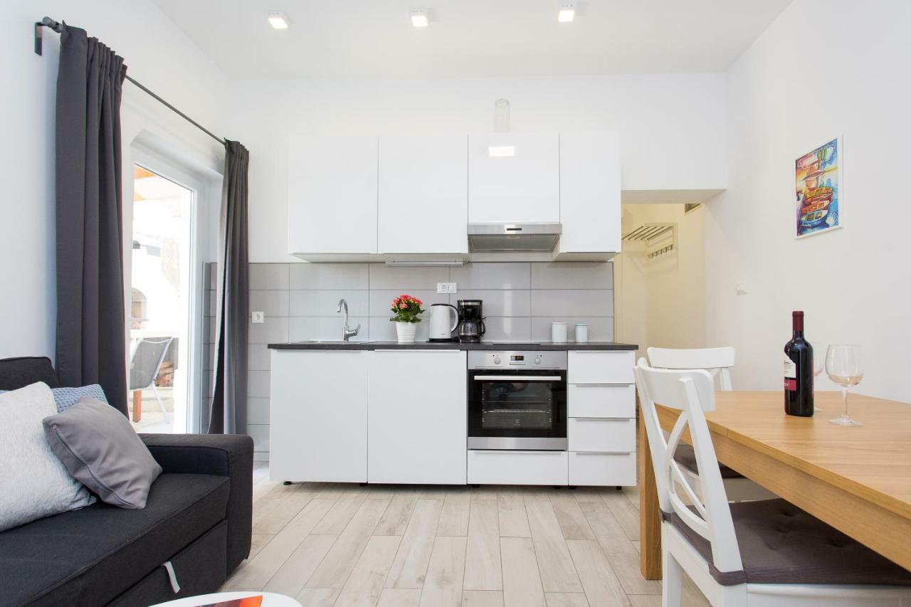 Apartments Pinery Makarska Eksteriør bilde