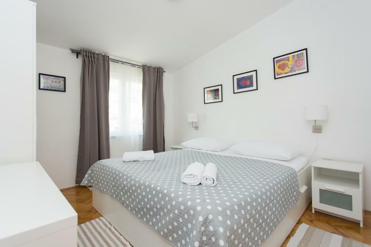 Apartments Pinery Makarska Eksteriør bilde